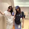Camiseta Estilosa com Estampa Redutora de Idade de Manga Curta para Mulheres, Estilo Primavera/Verão, Caimento Solto Preguiçoso, Emagrecimento, Casual, Top Versátil
