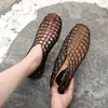 Sandalias Planas de Moda Europeas y Americanas de Nicho 2025 Nuevos Zapatos de Malla de Celebridad de Internet Verano Calzado Exterior Baotou Bolso Tacón Zapatos de Nido de Pájaro