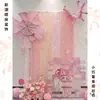 Decoración de Habitación de Boda Rosa Color a Juego de Bata de Baño Gasa Diseño de Área para Fotos Fondo para Fotos Palabra Feliz Tablero Kt Flor Plegada Elegante
