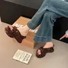 Sandalias planas de moda con estampado de leopardo y lazo para mujer, primavera/verano, exquisitas y cómodas, con suela gruesa, que aumentan la altura, antideslizantes, adecuadas para uso casual al aire libre