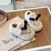 Sapatos de Algodão para Crianças 2026 Outono Novo Estilo Meninas Desenho Animado Fofo Mocassins com Pelúcia para Crianças Mais Velhas Sapatos Quentinhos Peludos