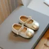 Zapatos para Niñas Zapatos de Princesa de Cuero Elegantes para Niños Otoño/Invierno 2025 Nuevos Zapatos Planos Versátiles Simples Negros para Bebés Niñas
