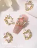 Famoso en Internet Corona de Navidad para Uñas con Diamantes Perlas Decoración Versátil Joyería de Diamantes para Uñas Dorados y Plateados Japoneses de Alta Retención de Color