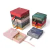 Caja de Película PE Desplegable Estilo Templo Personalizada con Paisaje y Estilo Antiguo, Caja para Pulsera con Patrón Dorado, y Caja para Pulsera de Cuentas Budistas