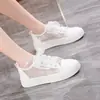 Zapatillas blancas transpirables White Pillow Crane para mujer, nuevos zapatos de malla de verano 2026, populares versátiles con cordones, suela gruesa, delgados, casuales