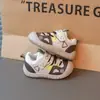 Sapatos para Crianças Pequenas 2026 Novidades da Primavera Sapatos Infantis Meninos Malha Leve Confortáveis Esportivos Casuais Sapatos de Bebê Fofos