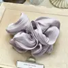 Scrunchie de tecido brilhante com babados extra grande e presilha tipo banana para mulheres, estilo primavera/verão, adequado para penteados de coque ou rabo de cavalo
