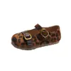 Zapatos Mary Jane Retro con Estampado de Leopardo para Niñas Estilo Nuevo Primavera y Otoño Suela Suave Birkenstock Planos Zapatos Pequeños de Piel con Hebilla de Gamuza para Niños