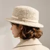 Nueva colección de invierno 2026: Sombrero de ala plana de alta gama, elegante y versátil con etiqueta de lana, diseñado para hacer que el rostro parezca más pequeño, perfecto para ocasiones formales de adultos.