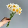 Flores de Narciso Artificiales de Venta Caliente Transfronteriza Adornos de Flores Falsas Nuevos de Alta Gama para Sala de Estar Ramo de Decoración Floral de Lujo Ligero
