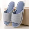 Pantuflas de lino para mujer Verano hogar hogar cuatro estaciones interior suela gruesa hogar suelo de madera tela pantuflas para hombre primavera y otoño