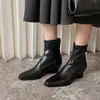 Botas de tornozelo confortáveis, que aumentam a altura, de salto baixo, com ajuste slim para outono/inverno 2026, apresentando bico quadrado delicado, adequadas para o trajeto diário, e com design elástico que abraça a perna