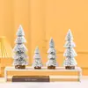 Nueva torre de cedro flocado, adornos navideños de escritorio, decoraciones navideñas, diseño de escena mini