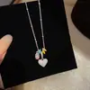Colar Coração de Resina com Coração de Concha Branca Estilo Fresco de Verão Corrente para Clavícula Joia de Nicho de Luxo Leve para Mulheres