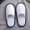 [Pantuflas Desechables para Niños] Específicas de Hotel, Específicas de Posada, Hospitalidad en el Hogar, Uso en Viajes, Zapatos de Algodón Engrosados Antideslizantes para Niños