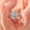 Yinyiyuan, un anillo hecho completamente de plata de ley S925, presenta un diseño único y elegante con una estética minimalista y versátil, ofreciendo un toque de lujo discreto.. Es un anillo perfecto para mujeres