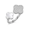 Anel de Prata 925 Banhado a Ouro K com Design de Trevo de Quatro Folhas para Mulheres, Design Exclusivo, Sensação de Luxo, Anel Estiloso e Versátil