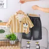 Novo Roupa Externa Casual e Confortável 2025 para Crianças Pequenas e Médias Conjunto de Manga Longa com Listras Verticais e Panda Conjunto de Três Peças de Manga Longa para Meninas Primavera e Outono