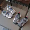 Zapatos de Senderismo para Exteriores para Niños 2026 Nuevo Estilo Otoño Zapatos para Niños Anticolisión Antipatadas Zapatos Deportivos Transpirables Antideslizantes