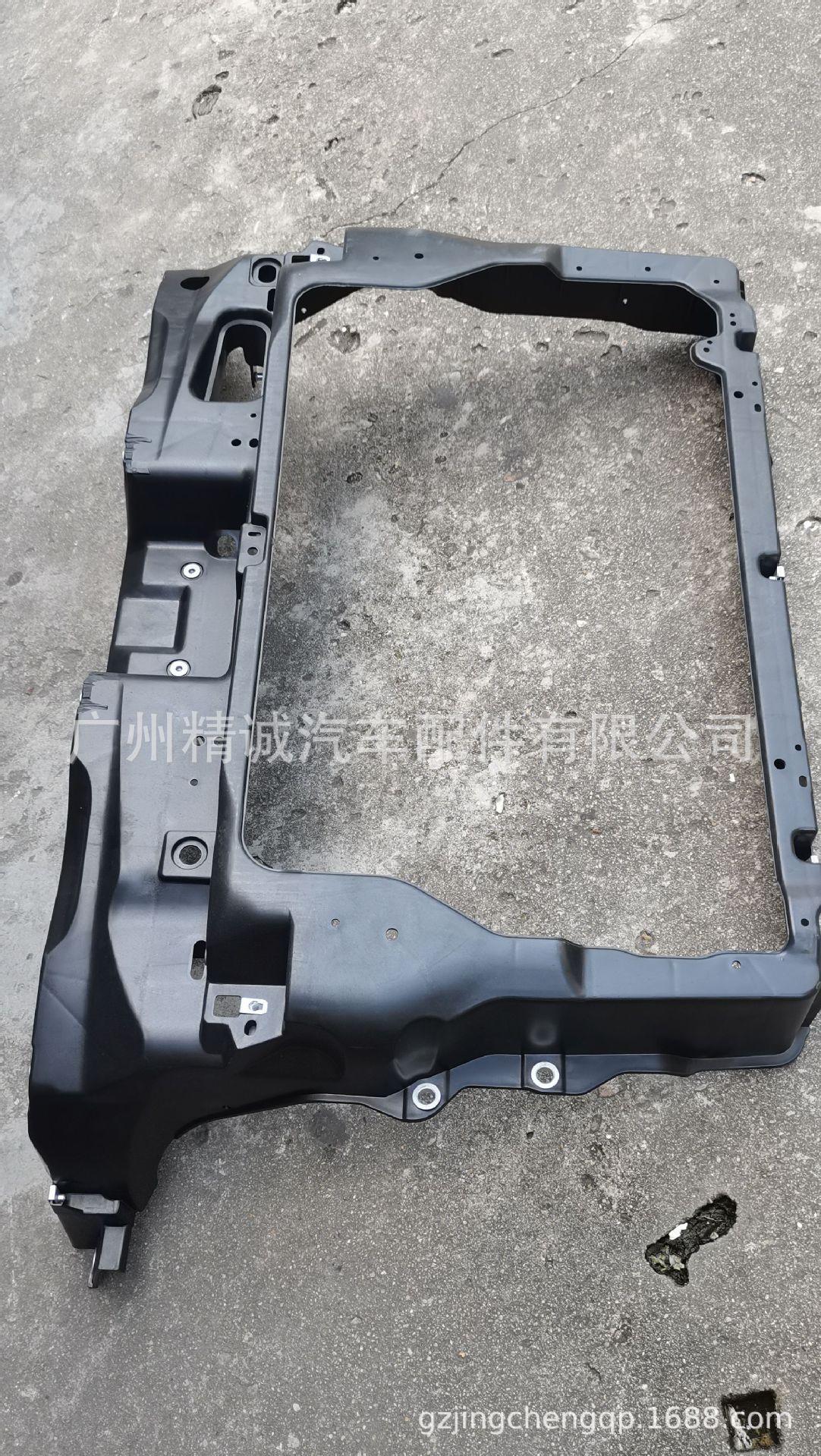 13年福特探险者3.5水箱框架2