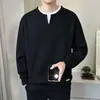 Camiseta de manga larga falsa de dos piezas para hombre, top de marca de alta gama a la moda con cuello en V, camisa henley de gofres estilo retro americano, sudadera de capa base