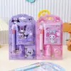 Papelaria para Estudantes Sanrio Kit de Caderno Mini Caderno Caneta Esferográfica Seis Cores Fita Adesiva Marca-Texto Conjunto de Materiais