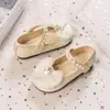 Sapatos de princesa de cristal para menina, novo estilo primavera e outono, sapatos individuais para criança, sapatos respiráveis para bebê menina, sola macia, sapatos de couro para menina