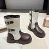 Otoño 2026 Nuevo Estilo Moda Infantil Botas de Cuero a Media Pantorrilla Estilo Coreano Botas de Suela Suave de Princesa Calzado Infantil Botas de Cuero