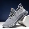 Nuevos zapatos deportivos de hombre de gran tamaño transfronterizos, zapatos casuales de malla transpirables de verano, zapatos casuales de moda con suela suave hueca
