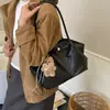 Bolso grande de axila estilo francés, nuevo bolso tote retro americano otoño/invierno 2026, bolso de hombro casual para commuting