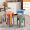 Banqueta redemoinho extra-grossa para uso doméstico na sala de estar, banqueta redonda moderna simples empilhável, banqueta alta de plástico, cadeira de mesa de jantar