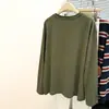 Foto real da nova camiseta listrada color block de manga longa para mulheres, adequada para primavera e outono, estilo coreano, corte solto, blusa base afina a silhueta, top estilo casual