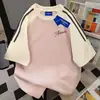 Camiseta Casual Color-Blocking com Estampa de Letras de Manga Curta Estilo Simples para o Dia a Dia 2026 Verão Novo Top Versátil Soltinho