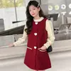 Conjunto de vestido rojo para niña, atuendo de otoño para niños, vestido elegante y moderno para niñas, colección de otoño para niños mayores, con un diseño chic y elegante
