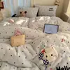 Juego de ropa de cama de cuatro piezas estilo coreano ins de lunares de terciopelo de leche, nueva funda de edredón engrosada de invierno 2026, estilo sábana de cama de vellón de coral