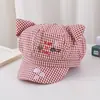 Chapéu Boina Xadrez com Orelhas de Gato Bordadas Fofo para Mulheres, Chapéu Octogonal Fresco Versátil para Primavera e Verão Que Faz o Rosto Parecer Menor, Moderno
