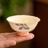 Taza de Té Esmaltada Beige, Taza de Maestro, Taza Individual de Cerámica Flor de Iris, Estilo Chino Juego de Té Kung Fu, Taza para Beber Té, Taza de Cata de Pie Alto