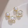 Pendientes de Flor Blanca Francesa, Pendientes de Flor Blancos de Alta Gama 2025 Nuevos de Moda, Pendientes de Perla Elegantes para Dama Estilo Nuevo