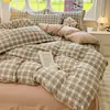 Nuevo Estilo Fresco y Sencillo Juego de Cuatro Piezas Estampado de Algodón Lavado: Funda de edredón, Funda de almohada, Sábana, Juego de tres piezas para dormitorio de una sola pieza con envío gratis