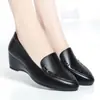 Sapatos femininos sem cadarço, nova coleção outono 2026, versáteis, leves, estilosos, confortáveis, perfeitos para combinar com vestidos e adequados para mães