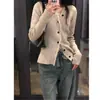 Cardigã de tricô com decote V para mulheres, jaqueta suéter para primavera e outono, design único, caimento justo, chique e doce, blusa de manga comprida