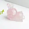 Grava de Cristal Natural Figura de Conejo de Resina Adorno de Conejo Acostado Conejo de Jade Zodiaco Oficina en Casa Escritorio Cuarzo Rosa