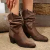 Otoño 2026 Nuevo Bloque de Color Comercio Exterior Cuello en V Tacón Grueso Botas Transfronterizas Arrugadas Talla Grande Estilo Británico Tacón Medio Botas Martin