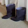 2026 Invierno Nueva Llegada Nicho Retro Punta Fina Tacón Grueso Botas de Moda para Mujer Elegantes Botas de Media Caña sin Cierre Botas Cortas