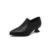 Zapatos sencillos de boca profunda con punta para otoño e invierno de una sola capa con tacón medio para mujer estilo europeo y americano 40-48 talla grande zapatos de comercio exterior