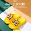 Novas Chinelas de PVC com Toque Macio para Meninos e Meninas, Sandálias Casuais Infantis Antiderrapantes com Desenhos para Uso Interno e Externo, Múltiplos Designs