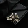 Broche de cervatillo moda broche de alta gama diamantes de imitación hebilla para bufanda de seda anti-deslizamiento accesorios de corsage de cristal joyería de perlas venta al por mayor