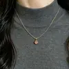 Nuevo Collar con Colgante de Cristal de Calcedonia Rosa de Nicho, Collar con Colgante Redondo, Accesorio de Moda y Elegante