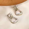 Nuevos pendientes geométricos de metal lisos simples combinables sin agujero en la oreja clip para oreja estilo frío europeo y americano venta caliente transfronteriza
