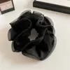 Goma para el pelo fruncida estilo perezoso chic francés para mujer, accesorio versátil y de alta gama para coletas bajas y moños.